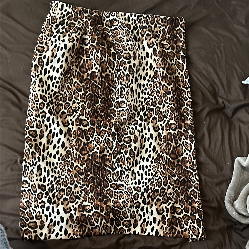 Chic Leopard Print Pencil Skirt